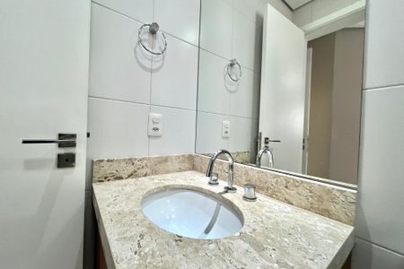 Apartamento para alugar com 70m², 2 quartos e 2 vagasBanheiro da Suíte