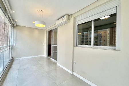 Apartamento para alugar com 70m², 2 quartos e 2 vagasVaranda