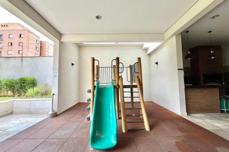 Apartamento para alugar com 70m², 2 quartos e 2 vagasÁrea comum - Playground