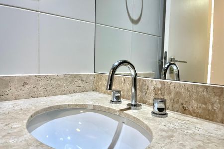 Apartamento para alugar com 70m², 2 quartos e 2 vagasBanheiro Corredor