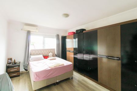 Casa à venda com 195m², 4 quartos e 2 vagasSuíte 3