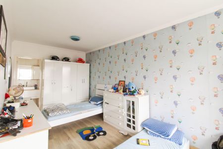 Casa à venda com 195m², 4 quartos e 2 vagasSuíte 1