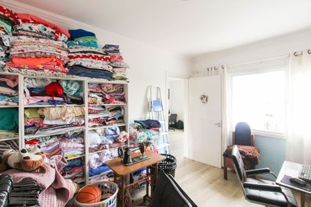 Casa à venda com 195m², 4 quartos e 2 vagasSuíte 2