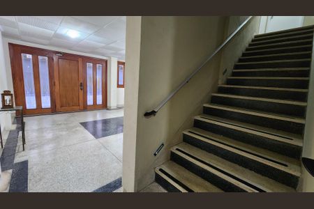 Apartamento para alugar com 100m², 2 quartos e 1 vagaEscada