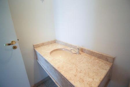 Apartamento à venda com 157m², 3 quartos e 3 vagas Apartamento à venda com 157m², 3 quartos e 3 vagasLavabo