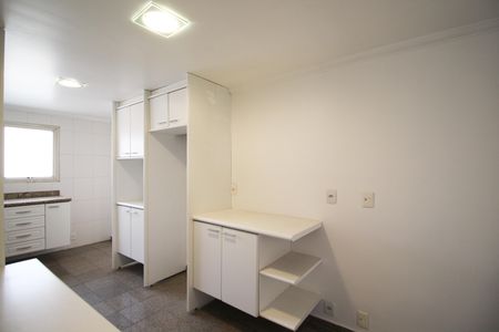 Apartamento à venda com 157m², 3 quartos e 3 vagas Apartamento à venda com 157m², 3 quartos e 3 vagasCozinha