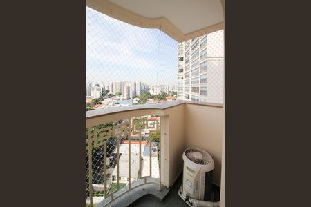 Apartamento à venda com 157m², 3 quartos e 3 vagas Apartamento à venda com 157m², 3 quartos e 3 vagasVaranda da Suíte 3