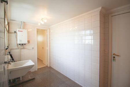 Apartamento à venda com 157m², 3 quartos e 3 vagas Apartamento à venda com 157m², 3 quartos e 3 vagasÁrea de serviço
