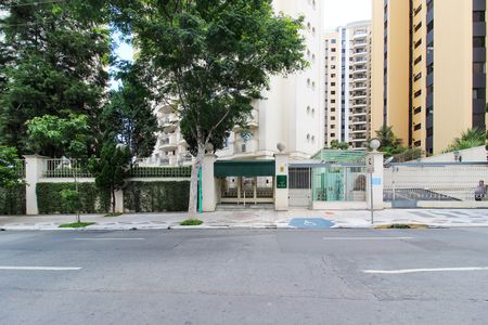Apartamento à venda com 157m², 3 quartos e 3 vagas Apartamento à venda com 157m², 3 quartos e 3 vagasFachada