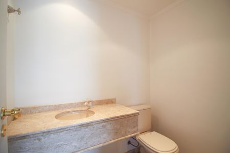 Apartamento à venda com 157m², 3 quartos e 3 vagas Apartamento à venda com 157m², 3 quartos e 3 vagasLavabo