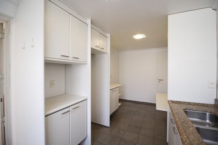 Apartamento à venda com 157m², 3 quartos e 3 vagas Apartamento à venda com 157m², 3 quartos e 3 vagasCozinha