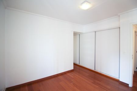 Apartamento à venda com 157m², 3 quartos e 3 vagas Apartamento à venda com 157m², 3 quartos e 3 vagasSuíte