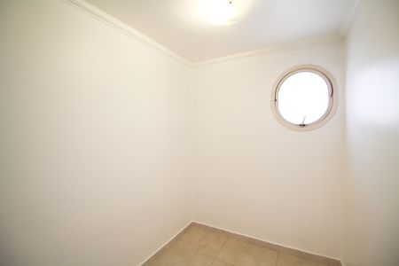 Apartamento à venda com 157m², 3 quartos e 3 vagas Apartamento à venda com 157m², 3 quartos e 3 vagasQuarto de serviço