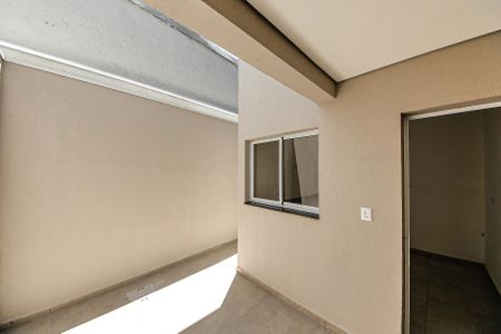 Casa à venda com 77m², 3 quartos e 1 vagaÁrea de Serviço