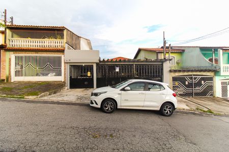 Casa para alugar com 240m², 3 quartos e 2 vagasFachada + Placa