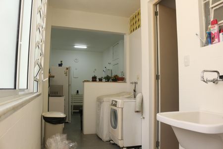Apartamento para alugar com 202m², 4 quartos e 1 vagaÁrea de Serviço