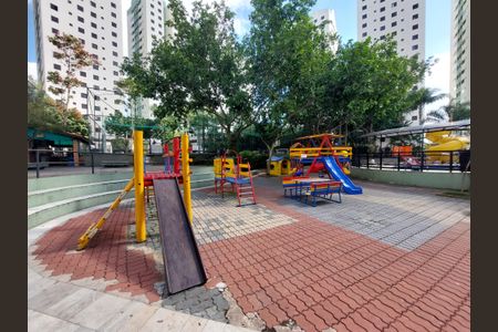 Apartamento para alugar com 66m², 3 quartos e sem vagaÁrea comum - Playground