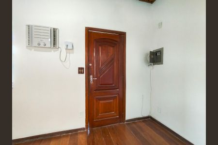 Entrada de casa de condomínio para alugar com 1 quarto, 43m² em Vila Isabel, Rio de Janeiro