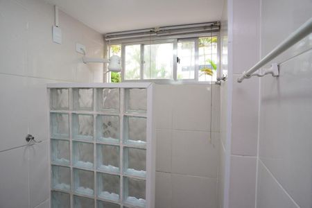 Studio à venda com 42m², 1 quarto e 1 vaga Studio à venda com 42m², 1 quarto e 1 vagaBanheiro