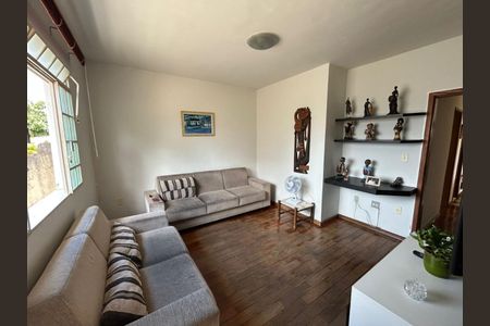 Casa à venda com 4 quartos, 241m² em Jardim Guanabara, Belo Horizonte