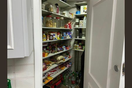 Apartamento à venda com 221m², 3 quartos e 4 vagas