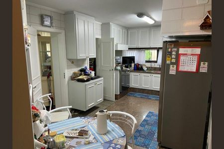 Apartamento à venda com 221m², 3 quartos e 4 vagas