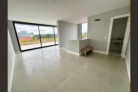 Casa à venda com 4 quartos, 350m² em Barra da Tijuca, Rio de Janeiro