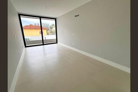 Casa à venda com 4 quartos, 350m² em Barra da Tijuca, Rio de Janeiro