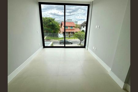 Casa à venda com 4 quartos, 350m² em Barra da Tijuca, Rio de Janeiro