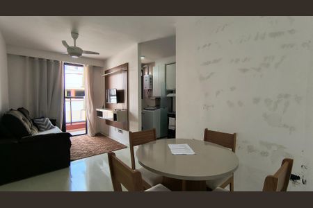 Sala de apartamento para alugar com 2 quartos, 50m² em Recreio dos Bandeirantes, Rio de Janeiro