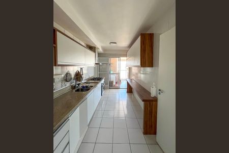 Apartamento para alugar com 134m², 4 quartos e 2 vagasCozinha