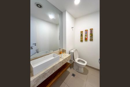 Apartamento para alugar com 134m², 4 quartos e 2 vagasBanheiro