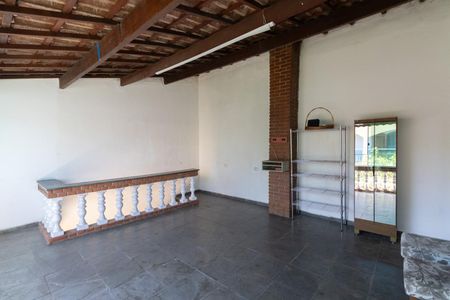Casa para alugar com 330m², 3 quartos e 5 vagas Casa para alugar com 330m², 3 quartos e 5 vagasVaranda