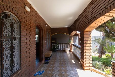 Casa para alugar com 330m², 3 quartos e 5 vagas Casa para alugar com 330m², 3 quartos e 5 vagasVaranda