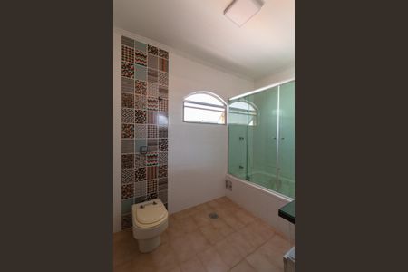 Casa para alugar com 330m², 3 quartos e 5 vagas Casa para alugar com 330m², 3 quartos e 5 vagasBanheiro