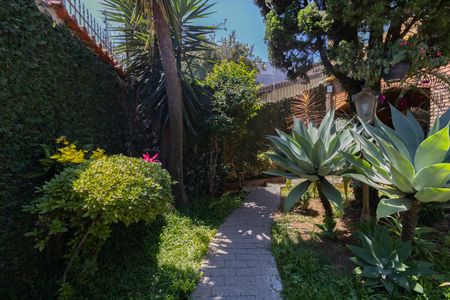 Casa para alugar com 330m², 3 quartos e 5 vagas Casa para alugar com 330m², 3 quartos e 5 vagasEntrada