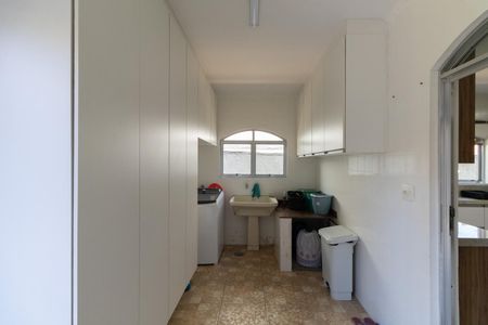 Casa para alugar com 330m², 3 quartos e 5 vagas Casa para alugar com 330m², 3 quartos e 5 vagasÁrea de Serviço