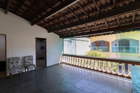 Casa para alugar com 330m², 3 quartos e 5 vagas Casa para alugar com 330m², 3 quartos e 5 vagasVaranda