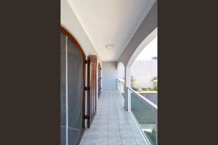 Casa para alugar com 330m², 3 quartos e 5 vagas Casa para alugar com 330m², 3 quartos e 5 vagasVaranda Quarto 1 e Quarto 2