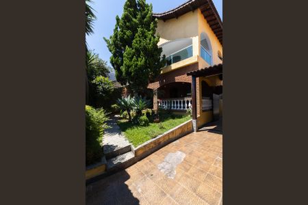 Casa para alugar com 330m², 3 quartos e 5 vagas Casa para alugar com 330m², 3 quartos e 5 vagasEntrada