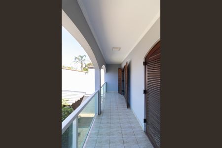 Casa para alugar com 330m², 3 quartos e 5 vagas Casa para alugar com 330m², 3 quartos e 5 vagasVaranda Quarto 1 e Quarto 2