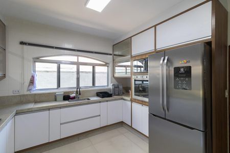 Casa para alugar com 330m², 3 quartos e 5 vagas Casa para alugar com 330m², 3 quartos e 5 vagasCozinha