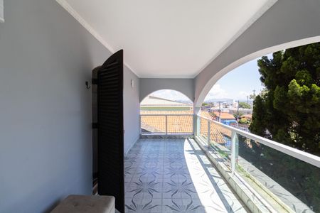 Casa para alugar com 330m², 3 quartos e 5 vagas Casa para alugar com 330m², 3 quartos e 5 vagasVaranda Suíte