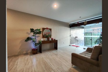 Apartamento à venda com 90m², 3 quartos e 1 vaga Apartamento à venda com 90m², 3 quartos e 1 vagaFachada e portaria