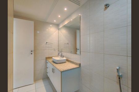 Apartamento à venda com 90m², 3 quartos e 1 vaga Apartamento à venda com 90m², 3 quartos e 1 vagaBanheiro Corredor