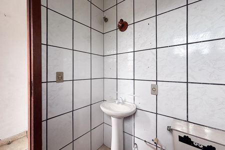 Casa à venda com 200m², 2 quartos e 1 vagaBanheiro