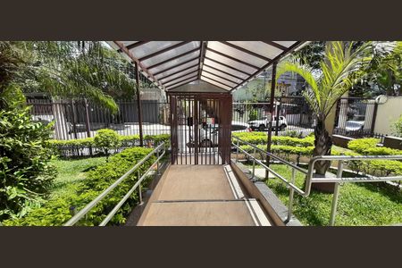 Apartamento para alugar com 65m², 2 quartos e 1 vagaFachada Interna