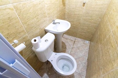 Banheiro de kitnet/studio para alugar com 1 quarto, 22m² em Campo Grande, Rio de Janeiro