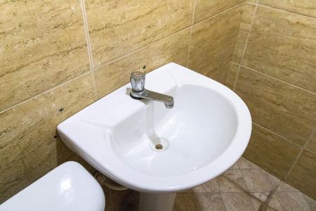 Banheiro de kitnet/studio para alugar com 1 quarto, 22m² em Campo Grande, Rio de Janeiro