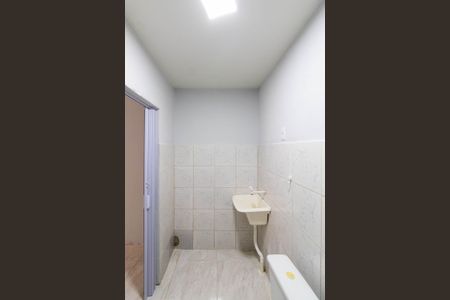 Banheiro de kitnet/studio para alugar com 1 quarto, 16m² em Campo Grande, Rio de Janeiro